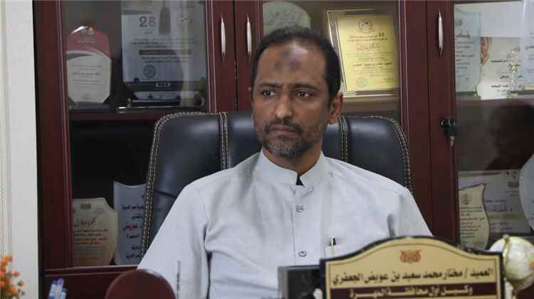 وكيل أول المهرة يوجه باتخاذ الإجراءات القانونية ضد مخالفات البناء العشوائي بالمهرة