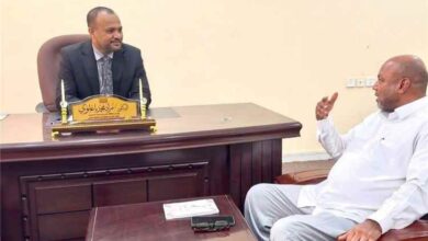 وكيل المحافظة باعلوي يبحث مع المدير العام للشباب والرياضة بساحل حضرموت تعزيز العمل الشبابي وتطوير القطاع الرياضي