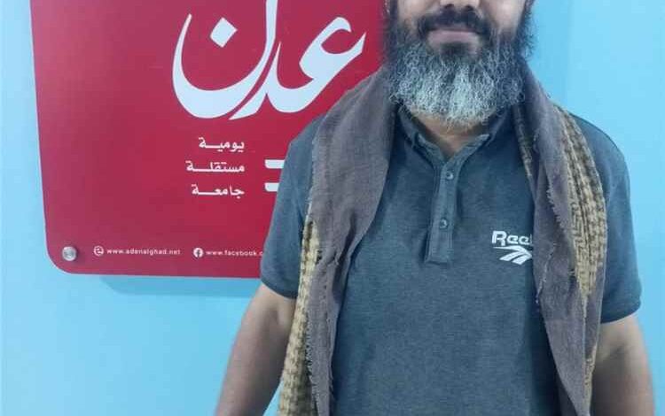 وكيل عقيد طيار يتقدم بشكوى بشأن احتجاز موكله وتعذيبه ومصادرة سيارته في تعز