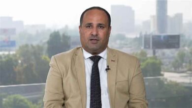 وكيل وزارة الإعلام: الحـ.ـوثيون تجاوزوا تقويض الدولة إلى انتهاك السيادة اليمنية خدمةً للمشروع الإيـ.ـراني