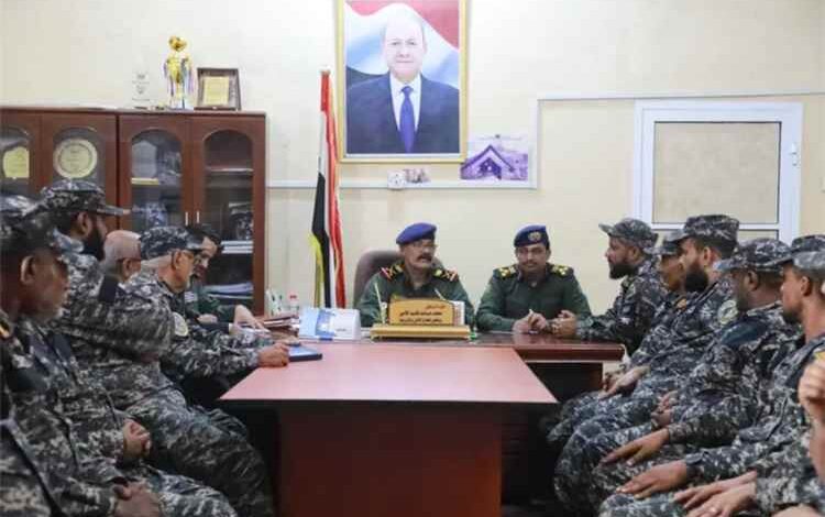 وكيل وزارة الداخلية يعقد لقاءً موسعًا بقيادة الإدارة العامة لحراسة المنشآت وحماية الشخصيات