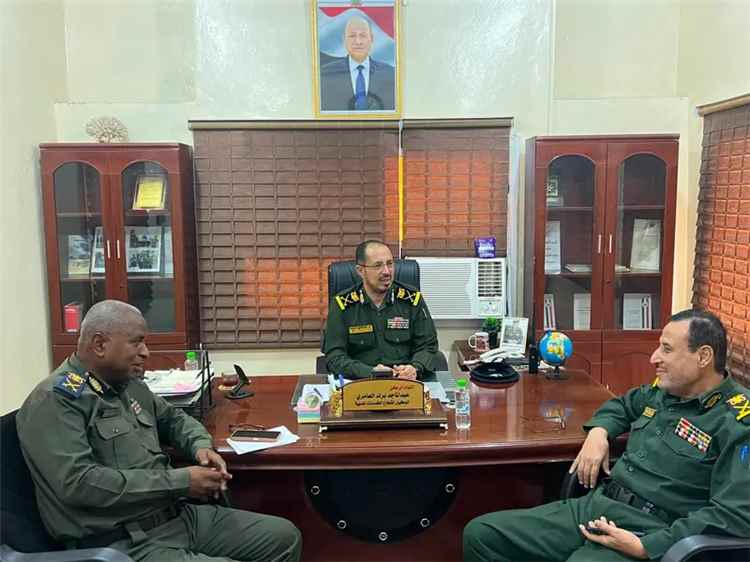 وكيل وزارة الداخلية يناقش مع رئيس مصلحة التأهيل والإصلاح خطة عمل المصلحة للنصف الثاني من العام 2026