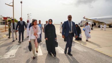 وكيلا حضرموت الحضرمي وباعلوي يستقبلان السفيرة الفرنسية لدى اليمن في مطار الريان الدولي..