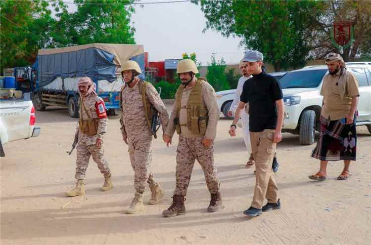 القائد العام لقوات دفاع شبوة يتفقد مستشفيات عين وحريب وعسيلان ويؤكد جاهزيتها لدعم الجبهات