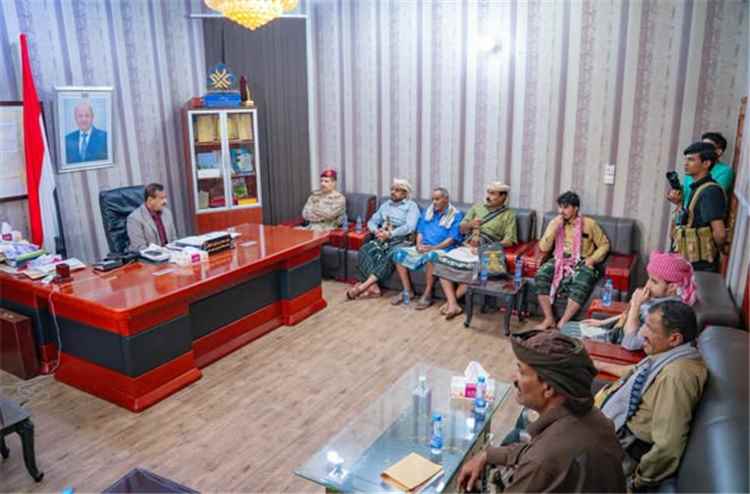 المحافظ بن الوزير يؤكد دعم السلطة المحلية للمشاريع الخدمية والتنموية بمديرية بيحان.