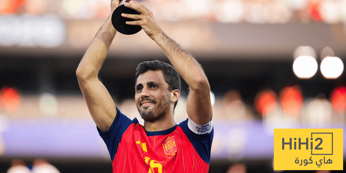 تحول مفاجئ .. هل يخطف برشلونة صفقة رودري من قلب مدريد ؟