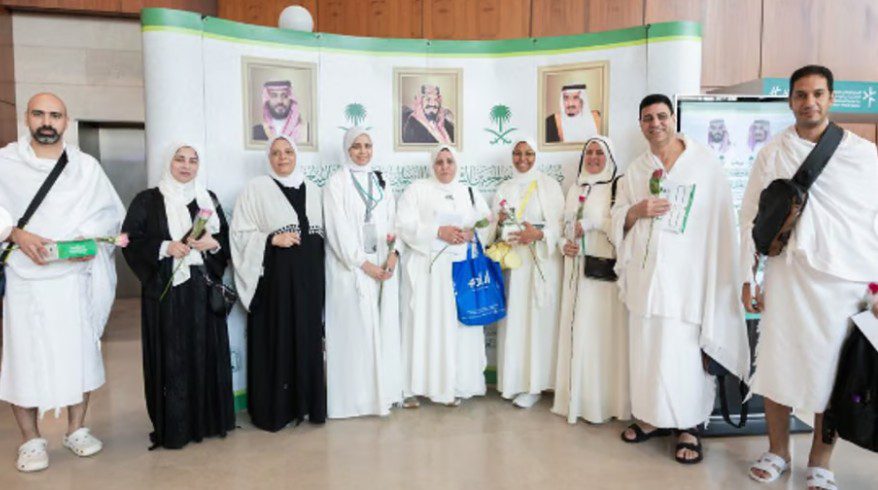 250 معتمرًا من 23 دولة.. اكتمال استقبال الدفعة الثانية من ضيوف خادم الحرمين