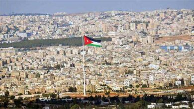 المشهد اليمني - "400 دولار للطالب الواحد".. يمنيون في الأردن يستغيثون من "جحيم الرسوم المدرسية" ويُحذّرون من "كارثة تعليمية"