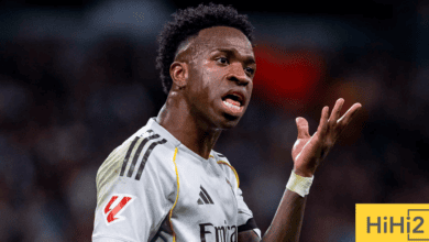 فينيسيوس يُبلغ مورينيو بموقفه بشأن مغادرة ريال مدريد