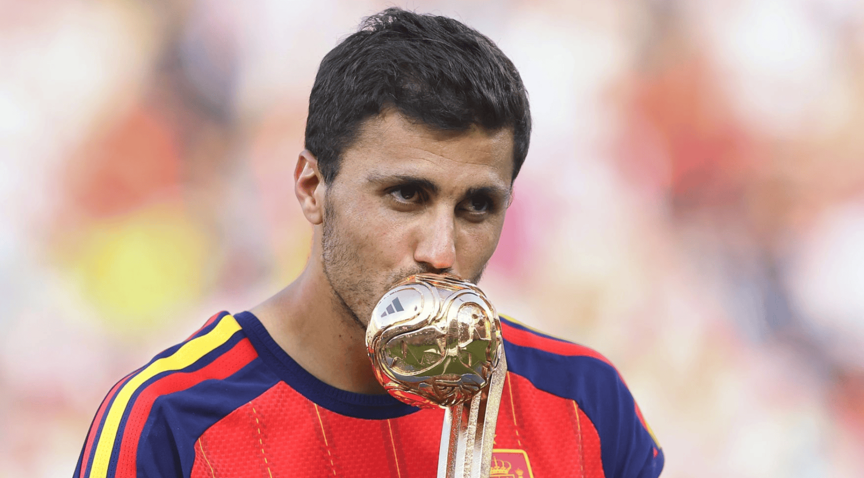 برشلونة يرد على ما فعله ريال مدريد في صفقة ألفاريز.. والهدف رودري