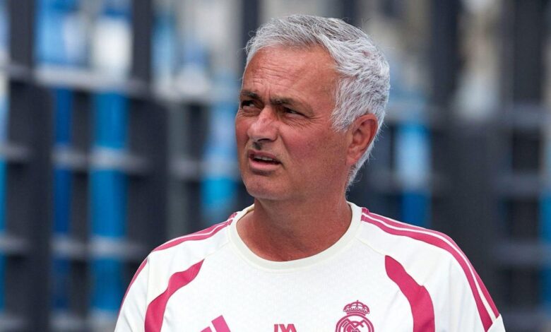 مورينيو يحدد صفقة دفاعية.. وإدارة ريال مدريد تحسم موقفها