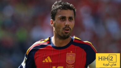 لاعب ريال مدريد السابق يتعجب من سماح بيريز لضياع صفقة رودري
