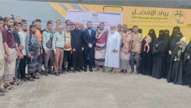 أبين تشهد تفويج 49 معتمراً من الصم والبكم وزواجاً جماعياً لـ 200 عريس وعروس من ذوي الاحتياجات الخاصة والأشد فقراً
