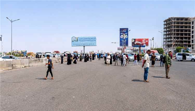 أزمة مواصلات خانقة في عدن(فيديو)