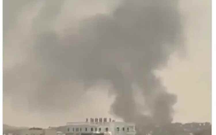 أضرار في منازل وممتلكات مدنيين عقب استهداف حوثي لأحياء مأرب