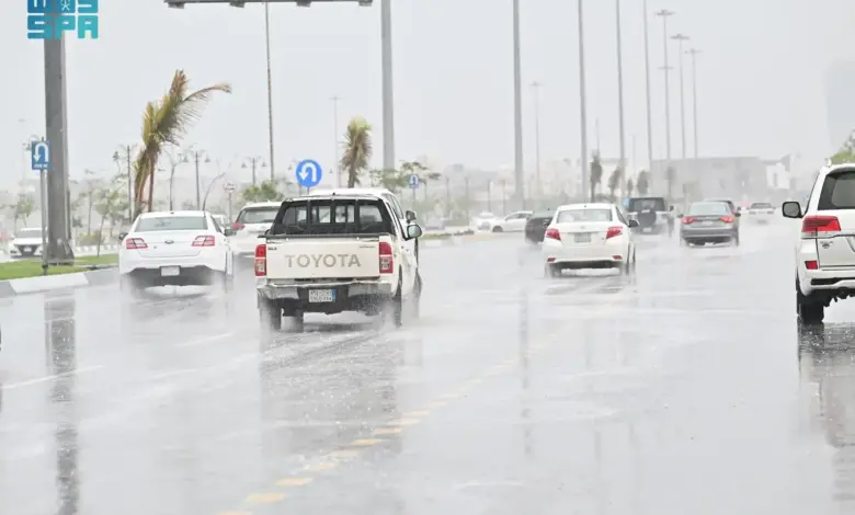 أمطار غزيرة ورياح شديدة تضرب محافظات جازان اليوم