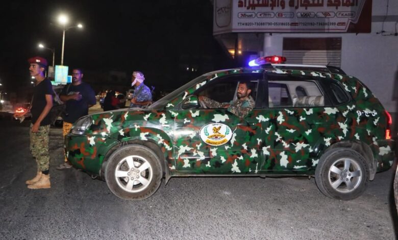 أمن ساحل حضرموت يكثّف الحملات الميدانية لضبط المطلوبين ومنع حمل السلاح