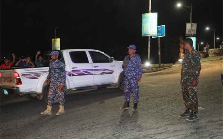 أمن ساحل حضرموت يكثّف الدوريات والحملات الميدانية لضبط المطلوبين ومنع حمل السلاح