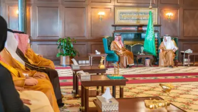 أمير تبوك يستقبل وزير البلديات ويستعرضان مشاريع المنطقة التنموية والسكنية