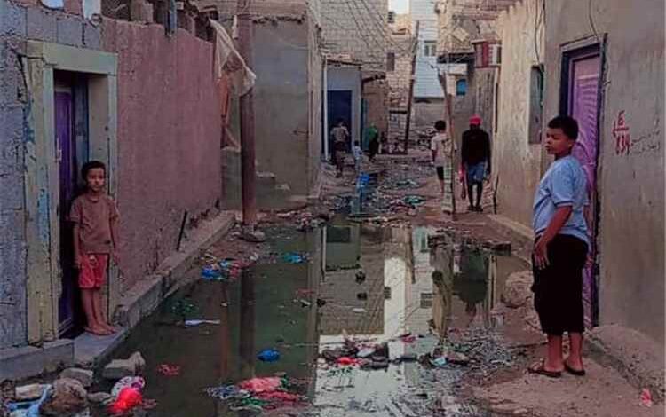 أهالي حي الدمينة بدار سعد يشكون طفح مياه الصرف ويناشدون السلطة المحلية التدخل