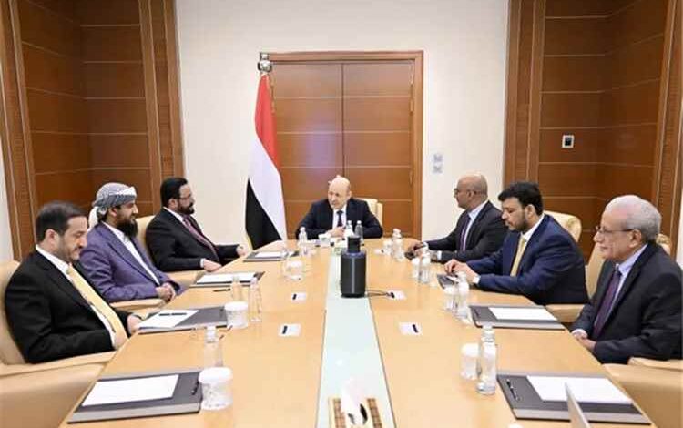 المشهد اليمني - أول تعليق لمسؤول يمني بشأن الخلافات داخل مجلس القيادة الرئاسي