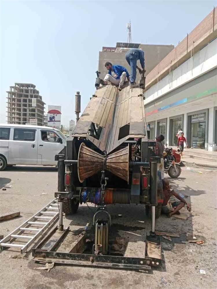 إدارة الصرف الصحي بالمديرية تنفذ حملة تنظيف وصيانة شاملة للمناهل الرئيسية بالمنصورة