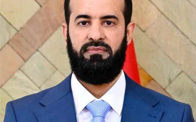 إعلامي يوجه رسالة هامة إلى محافظ أبين بشأن أوضاع المعلمين ومطالبهم بالحوافز