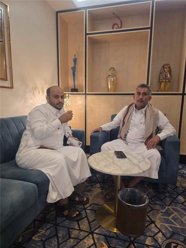اتحاد المهاجرين اليمنيين وتحالف قبائل حاشد يبحثان تعزيز التعاون المشترك