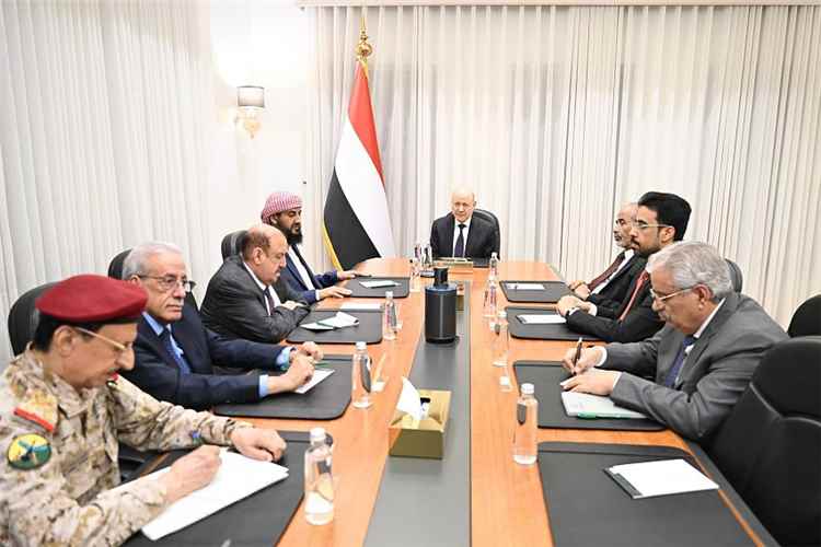اجتماع طارئ لمجلس القيادة الرئاسي ومجلس الدفاع الوطني لبحث التصعيد الحوثي في مأرب وحضرموت