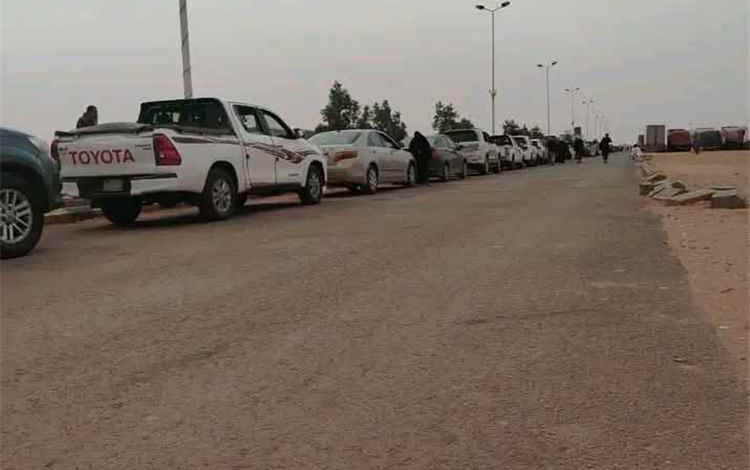 المشهد اليمني - ازدحام كثيف للمسافرين في منفذ الوديعة الحدودي اليوم الاثنين