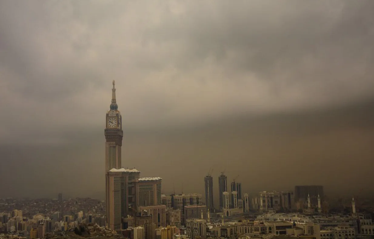 الأرصاد ينبه من رياح نشطة مثيرة للأتربة على العاصمة المقدسة حتى السابعة مساءً
