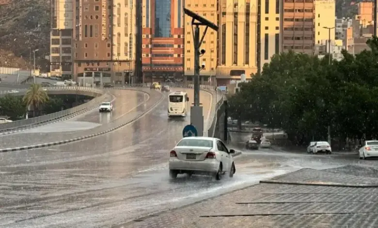 الأرصاد يُنبّه من أمطار وسيول وبرد على مكة المكرمة وحائل