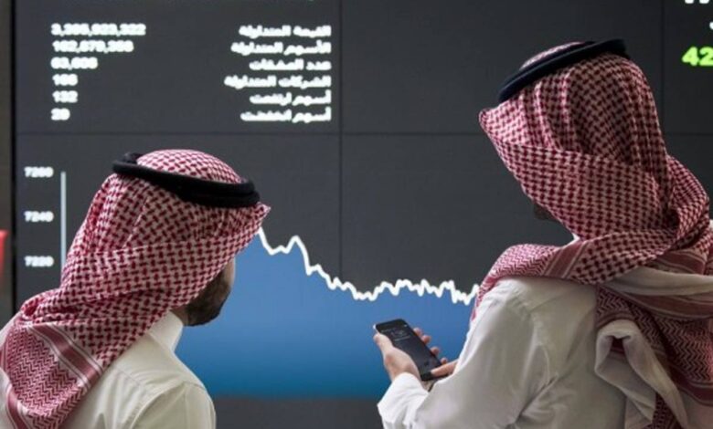 الأسهم الخليجية تنهي الأسبوع على تباين وسط آمال التهدئة بالمنطقة