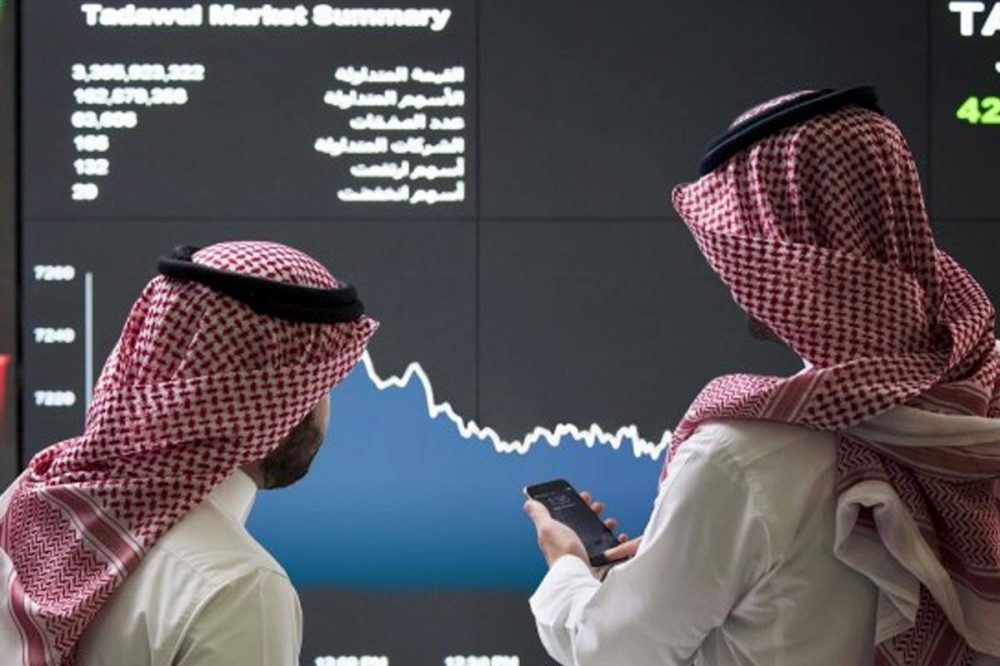 الأسهم الخليجية تنهي الأسبوع على تباين وسط آمال التهدئة بالمنطقة
