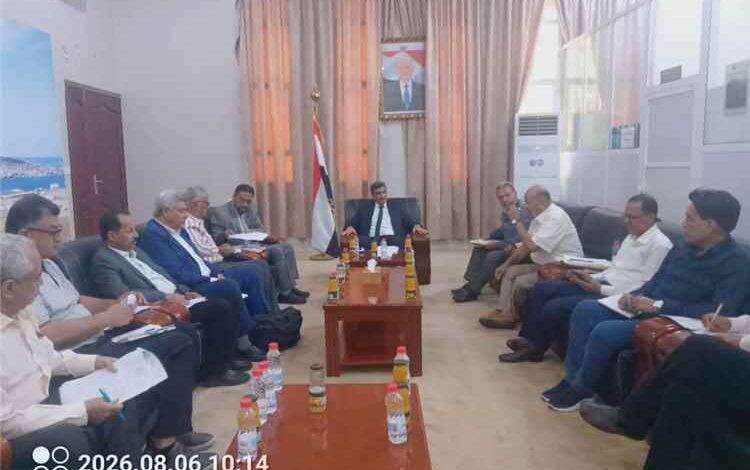 المشهد اليمني - الأمانة العامة لمجلس الوزراء ووزارة الثقافة تناقشان تنفيذ الخطط الحكومية وتطوير الأداء