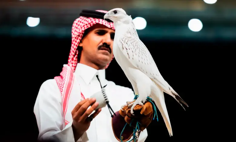 الأمير نايف بن سلطان بن محمد بن سعود الكبير: شراء «مثلوث جير» بـ1.3 مليون ريال استثمار في مستقبل إنتاج الصقور المحلية
