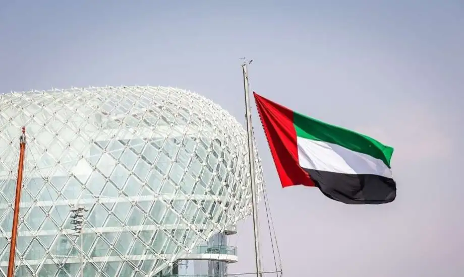 الإمارات تعلن تعليق جميع معاملاتها التجارية والمالية مع إيرا