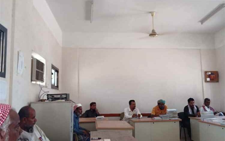 الاجتماع الأول للطاقم التدريسي بمدرسة بحيرة للتعليم الأساسي بمديرية شبام حضرموت