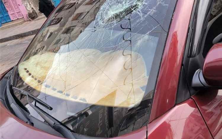 الاعتداء على سيارة رئيسة اتحاد نقابات عمال عدن يثير تساؤلات ومطالب بالتحقيق