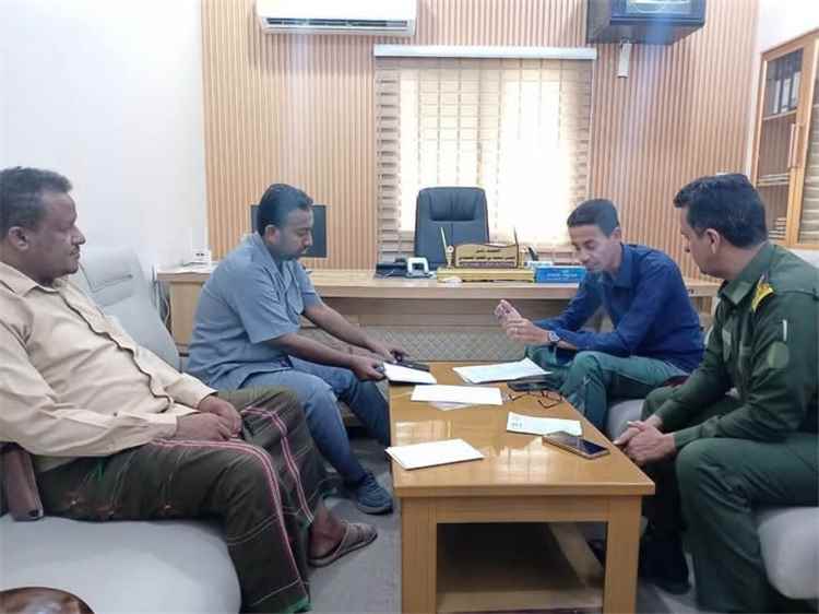 البحث الجنائي يناقش توسيع تركيب كاميرات المراقبة بالمكلا لتعزيز الأمن والحد من الجريمة