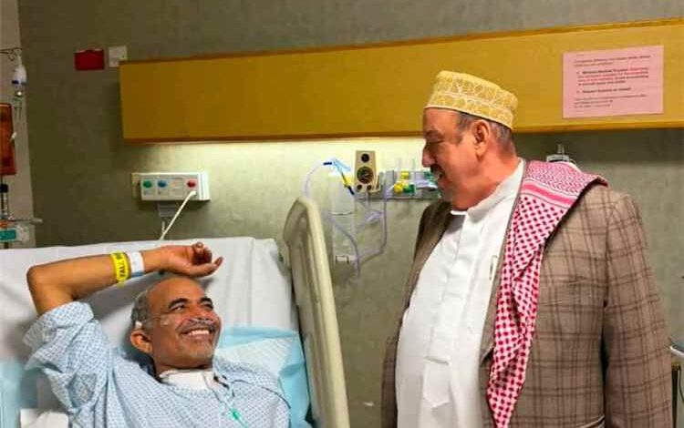 البركاني يطمئن على صحة الفريق محمود الصبيحي: معنوياته مرتفعة وهمُّ الوطن لا يفارقه