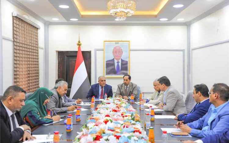 البكري والعبادي يبحثان تعزيز الشراكة بين وزارتي "الشباب والرياضة" و "التربية والتعليم" وتفعيل الرياضة المدرسية