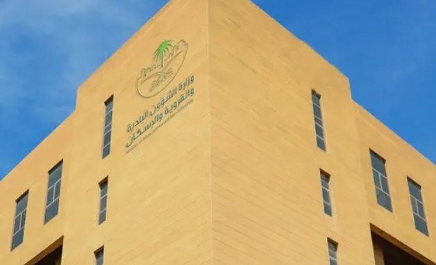 «البلديات والإسكان» تحدد 9 مواقع يُحظر فيها نشاط «التاجر المتنقل»
