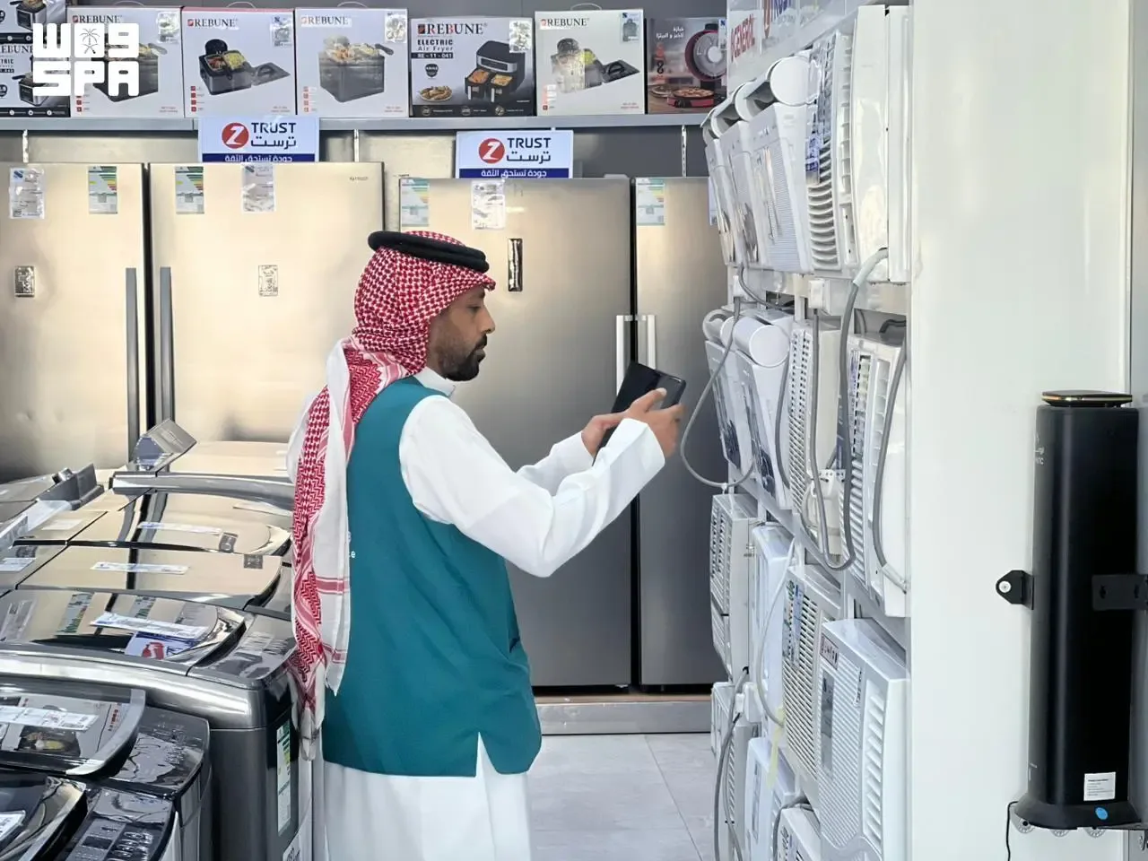 «التجارة» تنفّذ أكثر من 28 ألف جولة رقابية على المنشآت التجارية في أغسطس