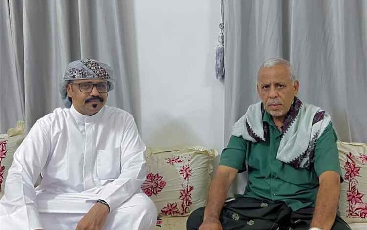 التميمي مدير عام مصلحة شؤون القبائل يزور الشخصية الاجتماعية الشيخ يسر محسن العامري في منزله بمنطقة تاربة