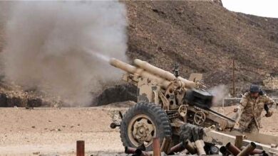 الجيش يقصف مركز قيادة ومنصات إطلاق حوثية غربي مأرب
