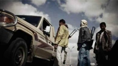 الحـ.ـوثيون يخشون الانهيار الداخلي.. نقاط تفتيش خلفية لوقف فرار عناصرهم