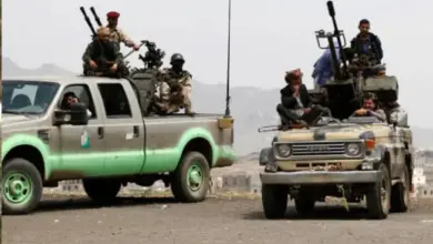 الحوثيون يحشدون قواتهم نحو المخا وسط مخاوف من تصعيد حرب شاملة