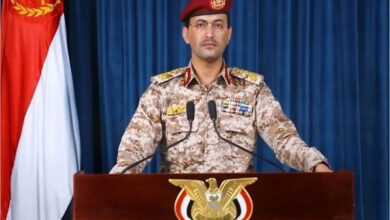 الحوثيون يزعمون استهداف سفينة انزال عسكرية سعودية في المخا