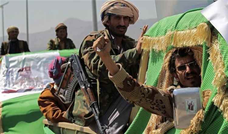 الحوثيون يشيّعون 3 من عناصرهم بينهم قيادي برتبة لواء